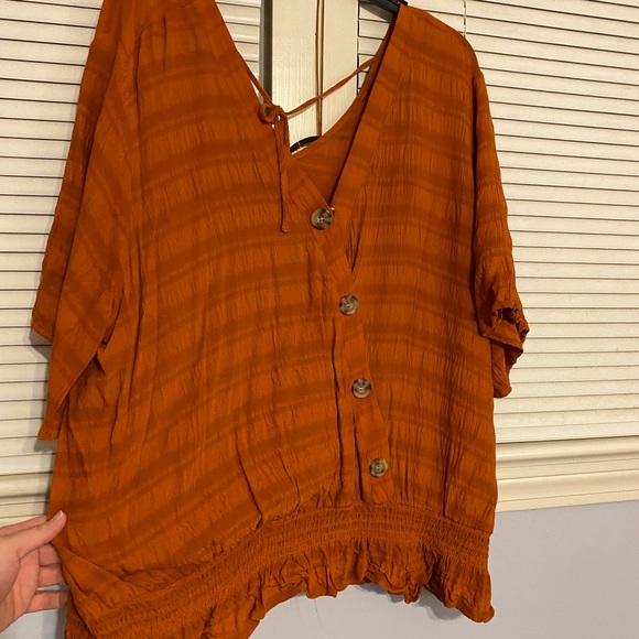 Maurice’s plus size 3 top. Very classy - Picture 3 of 3